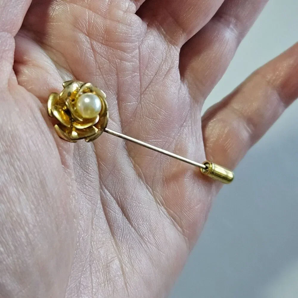 Gold tone flower stick pin faux pearl rose